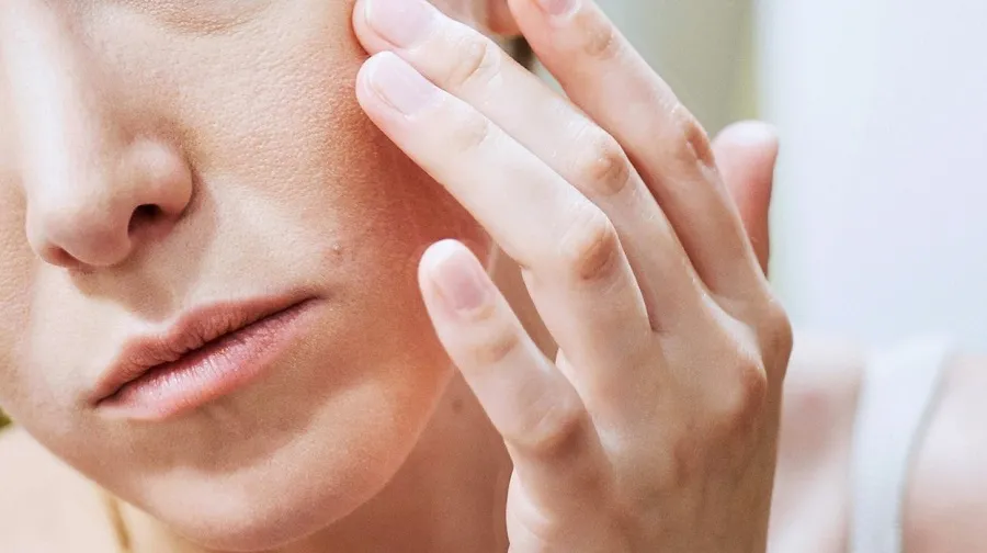 Cách Chăm Sóc Da Khi Ngồi Điều Hòa Nhiều Giờ Mỗi Ngày
